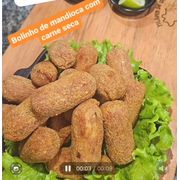 Bolinho de Mandioca c/ Carne Seca